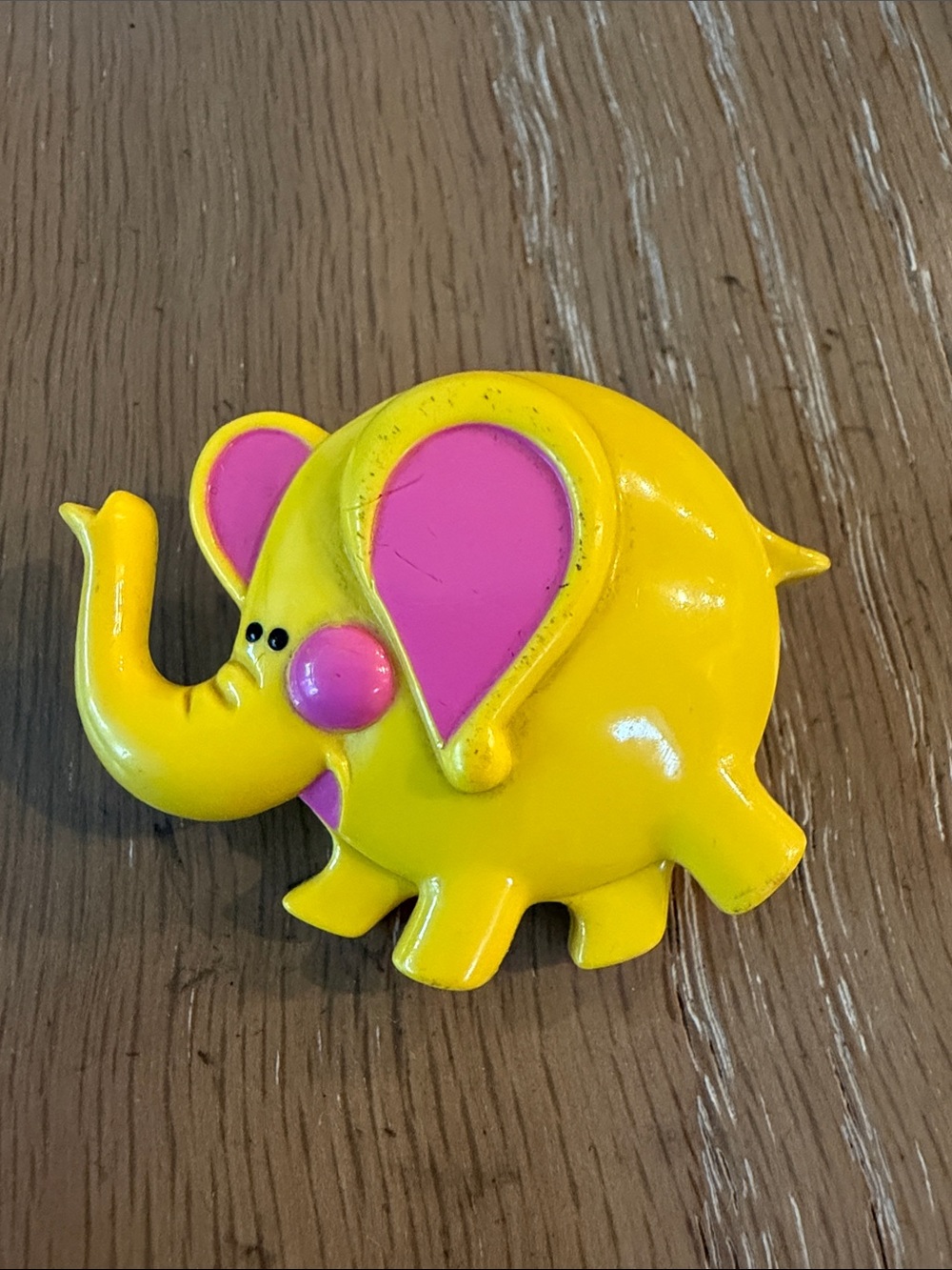 Vintage AVON Fragrance Glace 1973 Pin Pal Elphie the Yellow Elephant E15 RETRO